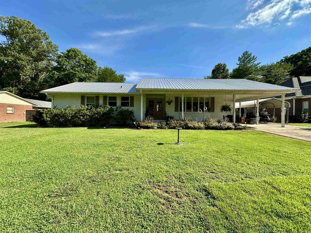 115 Rolling Oaks
