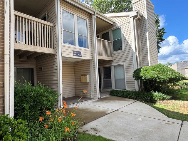 6692 Whispering Oak