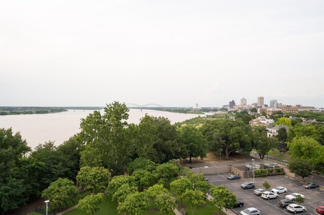 655 Riverside