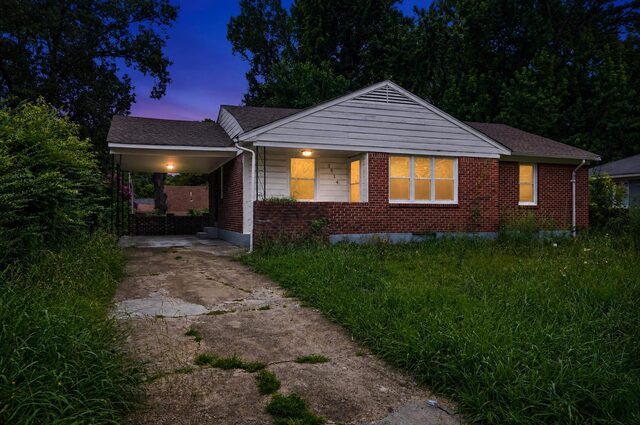 3814 Windcrest