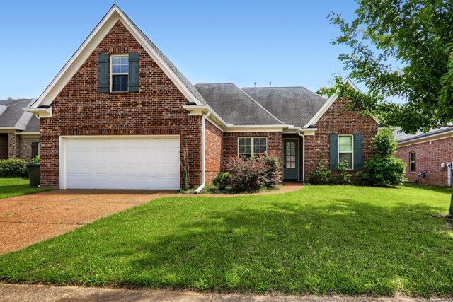 7915 Country Lake