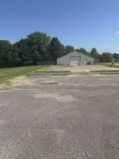 8555 Hwy 64