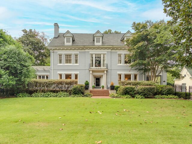 2221 Poplar