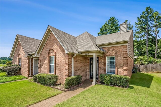 6812 Meadow Chase