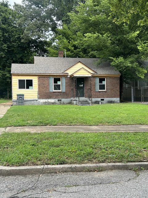 1650 Shadowlawn