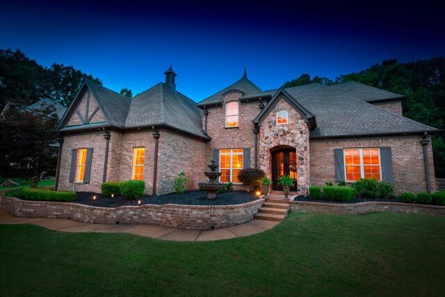 10195 Maple Run