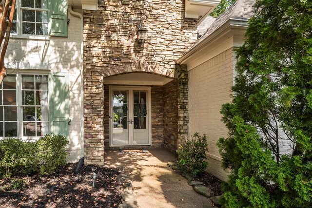 10230 Mackwood
