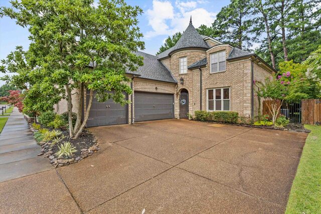 1555 Lawton