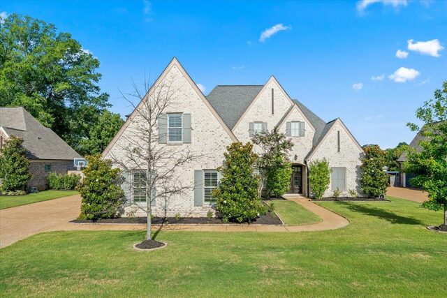 1195 Monroe Hill