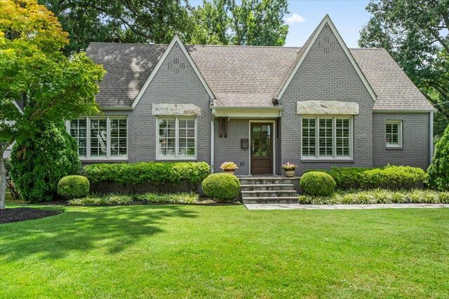 3835 Montclair