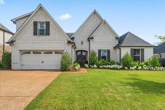 215 Laurel Wood