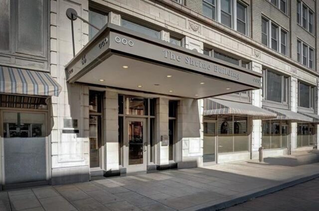 66 Monroe