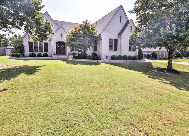82 Lakepointe