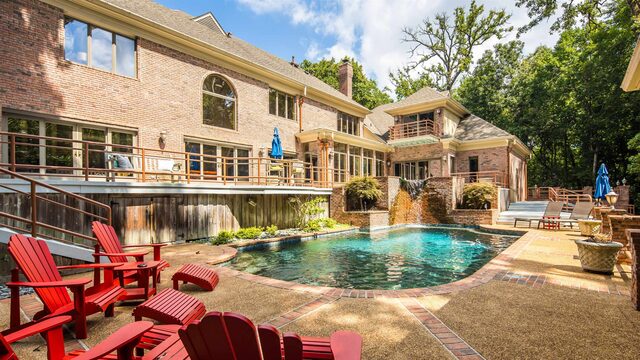 2350 Carters Grove