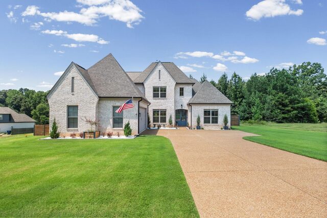 60 Creek Side