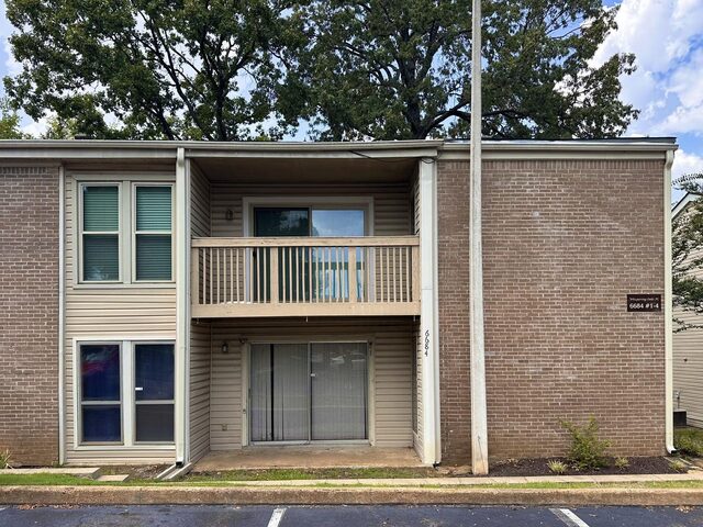 6684 Whispering Oak