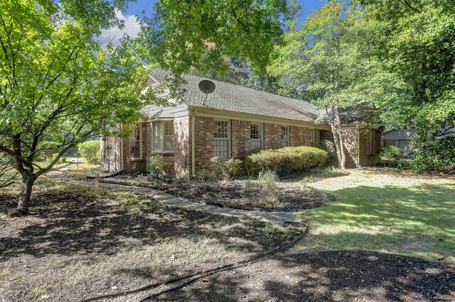 5721 Woodbriar