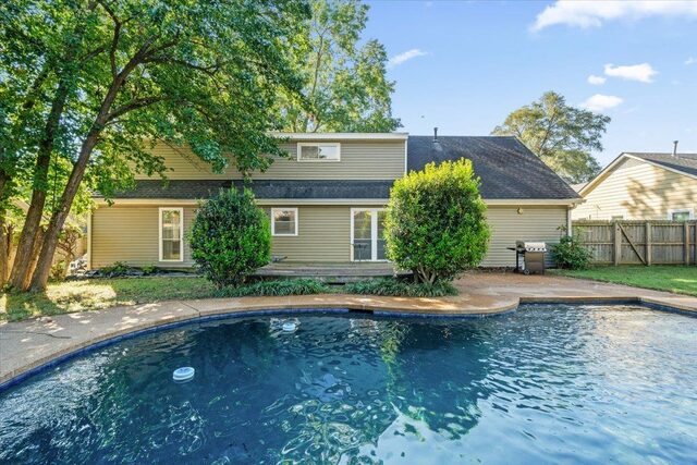 8438 River Glen