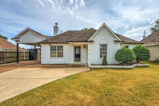 7893 Collins Wood