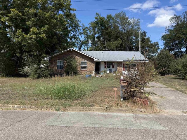 305 Walnut