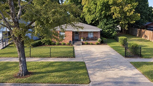 550 Parkway