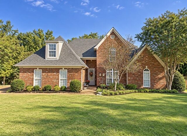 8858 Carriage Creek