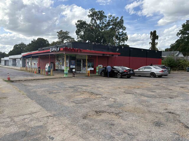 3180 Barron